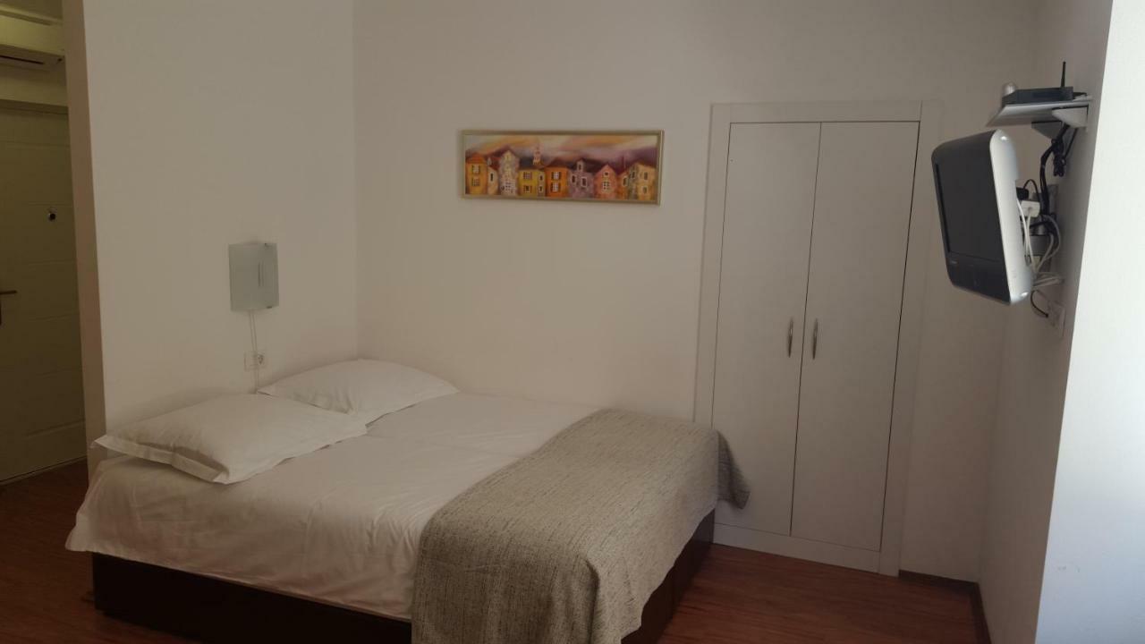 Studio Apartment Mila Split Exterior foto